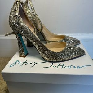 Betsy Johnson Ramsay Gold